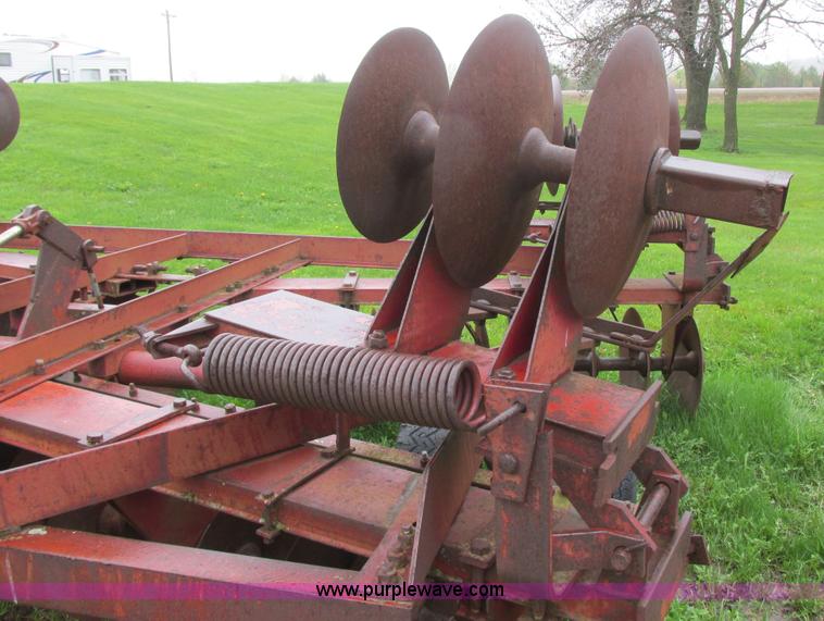 image for item I2625 International 480 tandem folding disk