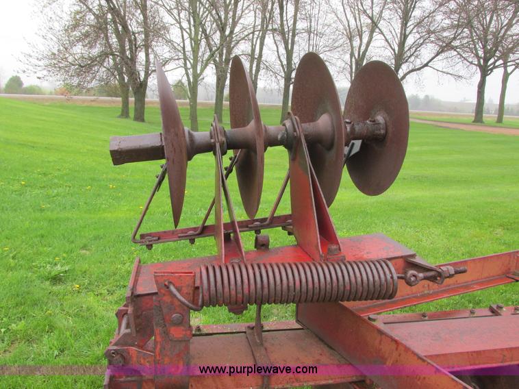 image for item I2625 International 480 tandem folding disk