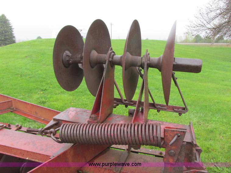 image for item I2625 International 480 tandem folding disk