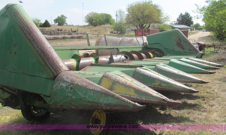 image for item I7018 John Deere 853A eight row corn head