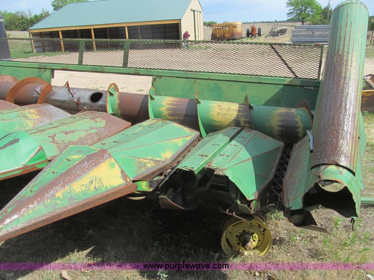 image for item I7018 John Deere 853A eight row corn head