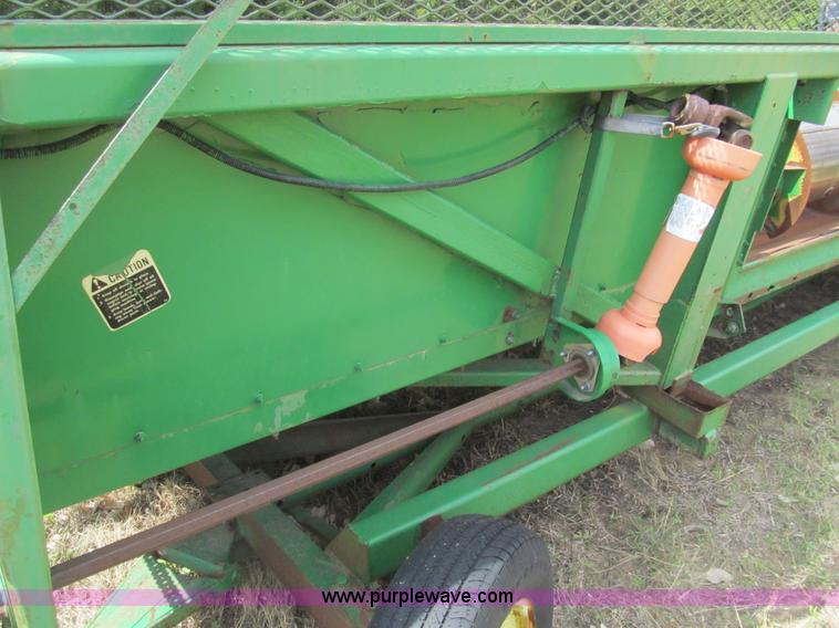 image for item I7018 John Deere 853A eight row corn head