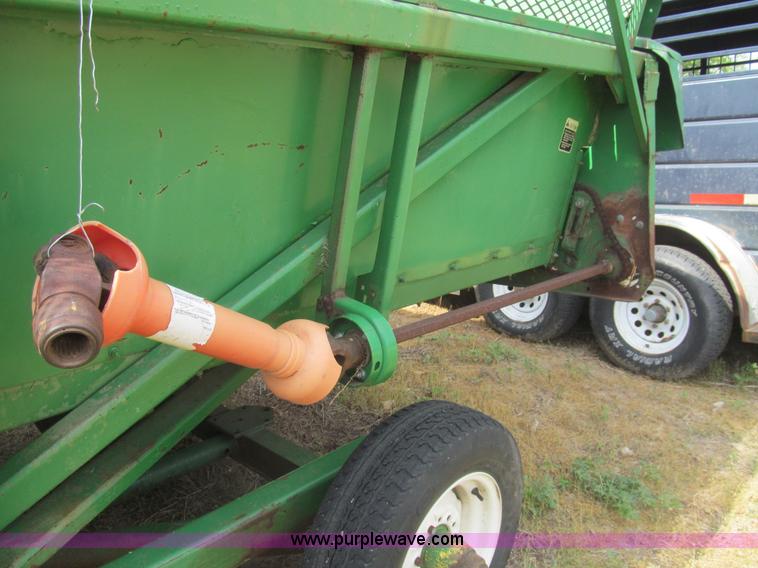 image for item I7018 John Deere 853A eight row corn head