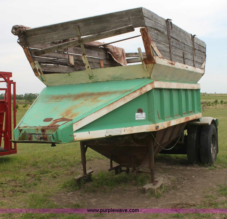 image for item I7409 1961 Utility 19' single hopper trailer