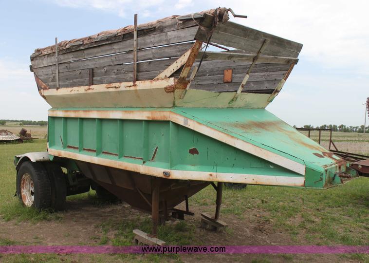image for item I7409 1961 Utility 19' single hopper trailer