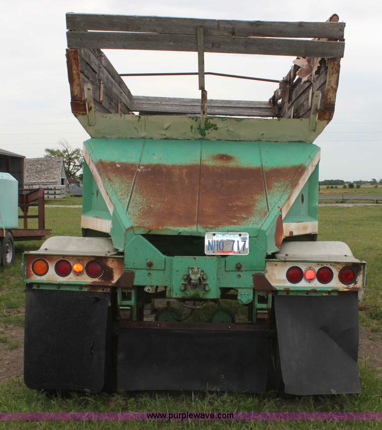 image for item I7409 1961 Utility 19' single hopper trailer