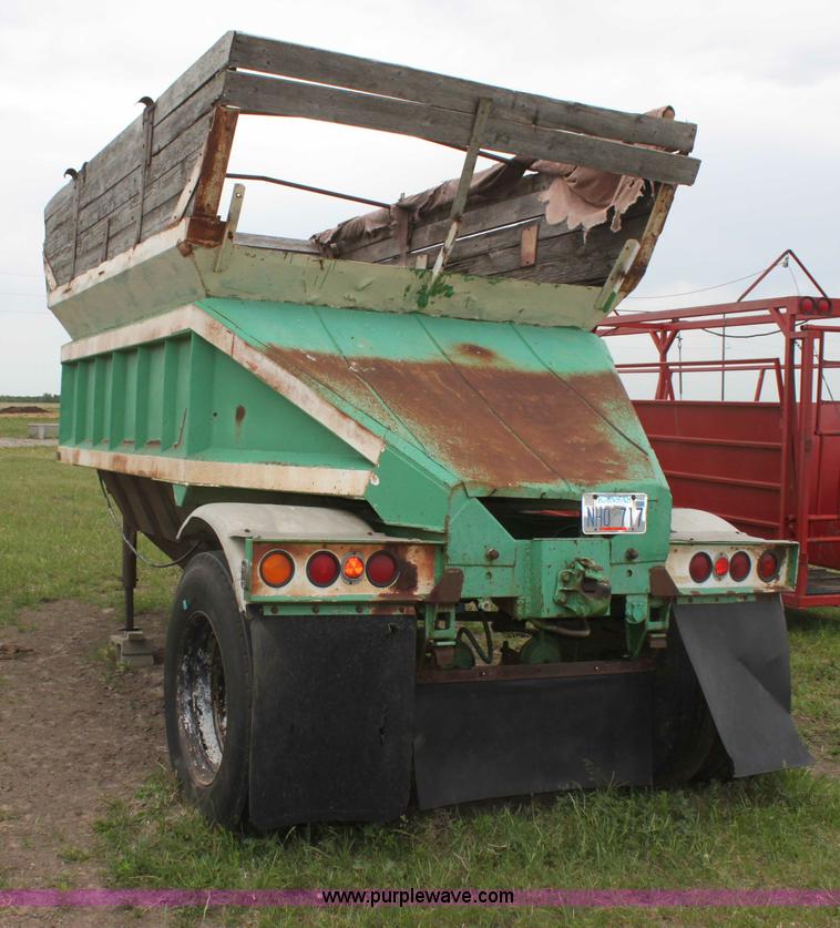 image for item I7409 1961 Utility 19' single hopper trailer