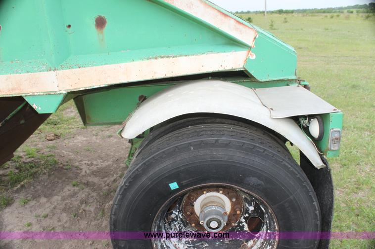 image for item I7409 1961 Utility 19' single hopper trailer