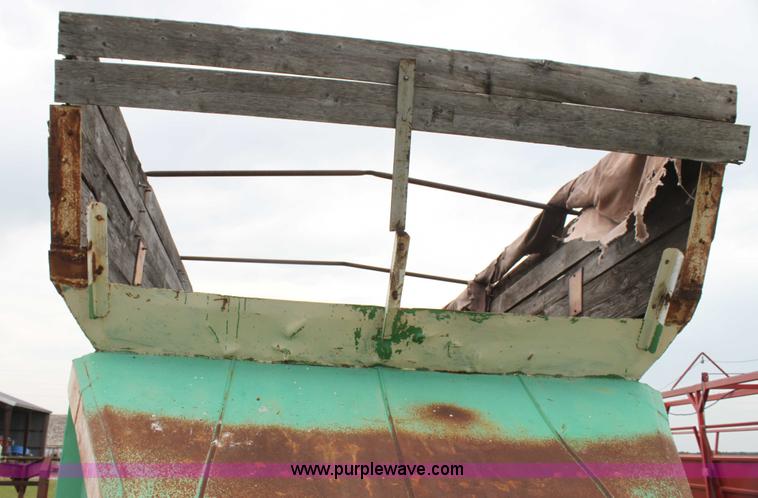 image for item I7409 1961 Utility 19' single hopper trailer