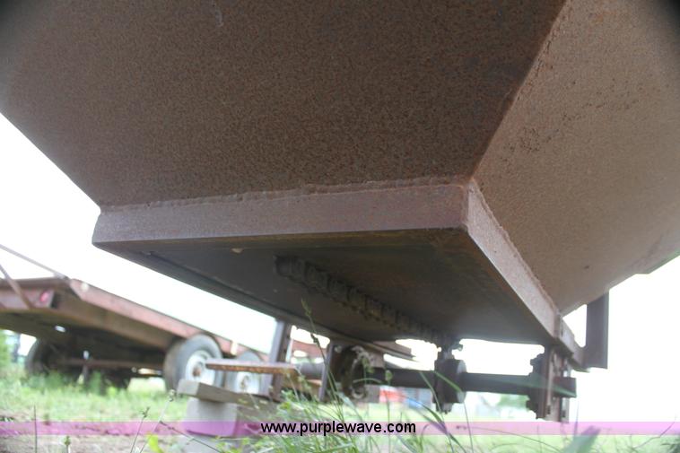 image for item I7409 1961 Utility 19' single hopper trailer