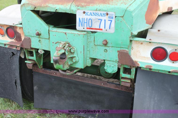 image for item I7409 1961 Utility 19' single hopper trailer