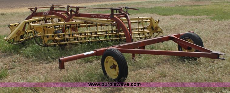 image for item I7417 (2) New Holland twin side delivery rakes