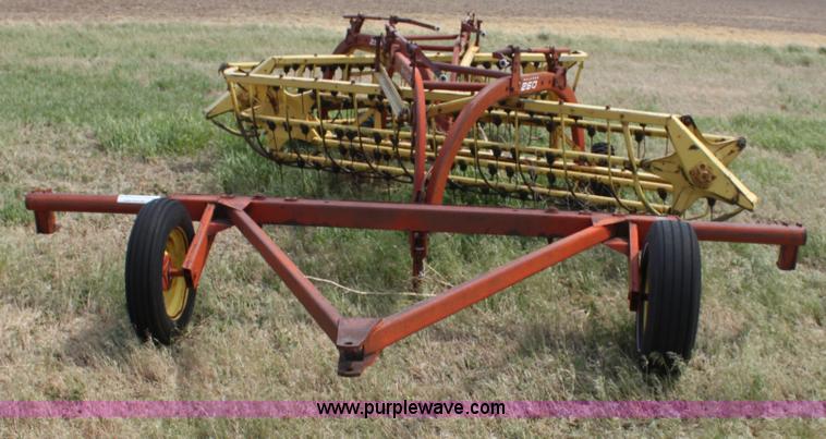 image for item I7417 (2) New Holland twin side delivery rakes