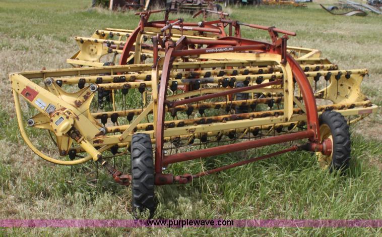 image for item I7417 (2) New Holland twin side delivery rakes