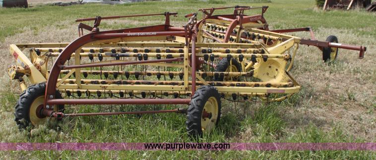image for item I7417 (2) New Holland twin side delivery rakes