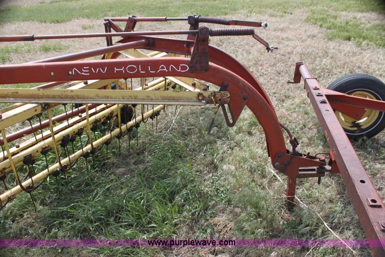 image for item I7417 (2) New Holland twin side delivery rakes