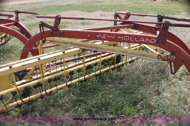 image for item I7417 (2) New Holland twin side delivery rakes