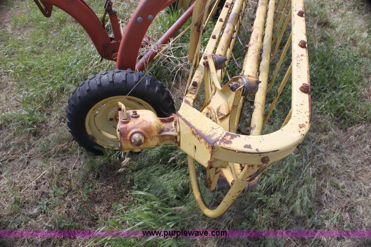 image for item I7417 (2) New Holland twin side delivery rakes