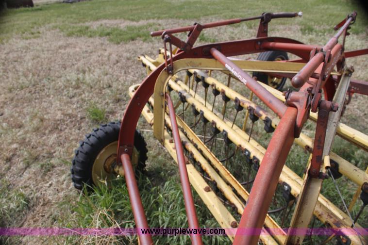 image for item I7417 (2) New Holland twin side delivery rakes