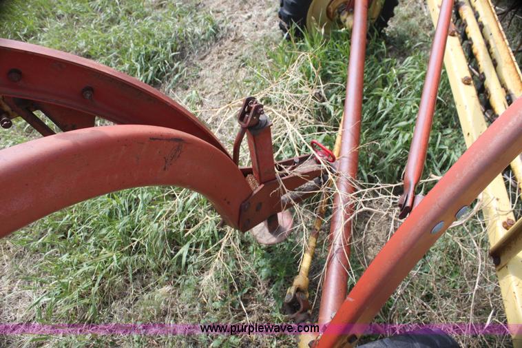 image for item I7417 (2) New Holland twin side delivery rakes