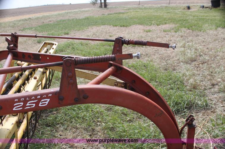 image for item I7417 (2) New Holland twin side delivery rakes