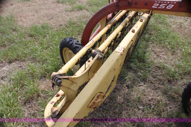 image for item I7417 (2) New Holland twin side delivery rakes