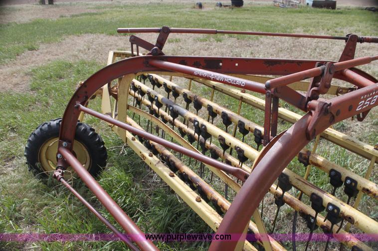 image for item I7417 (2) New Holland twin side delivery rakes