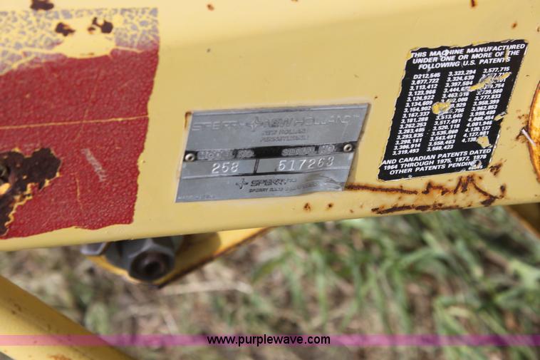 image for item I7417 (2) New Holland twin side delivery rakes