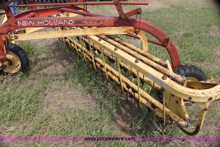 image for item I7417 (2) New Holland twin side delivery rakes