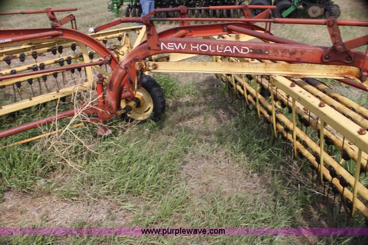 image for item I7417 (2) New Holland twin side delivery rakes