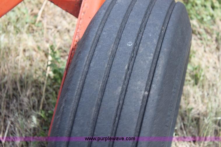 image for item I7417 (2) New Holland twin side delivery rakes