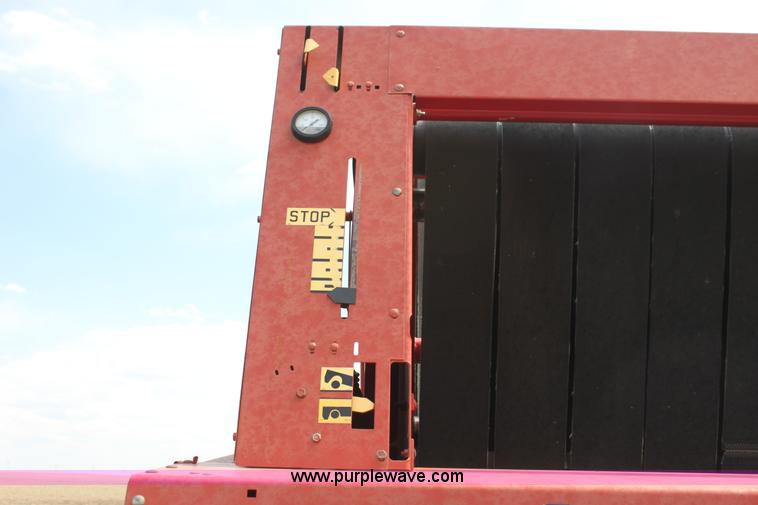 image for item I7419 1997 New Holland 664 round baler