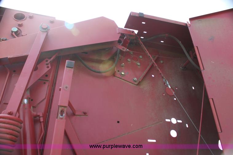 image for item I7419 1997 New Holland 664 round baler