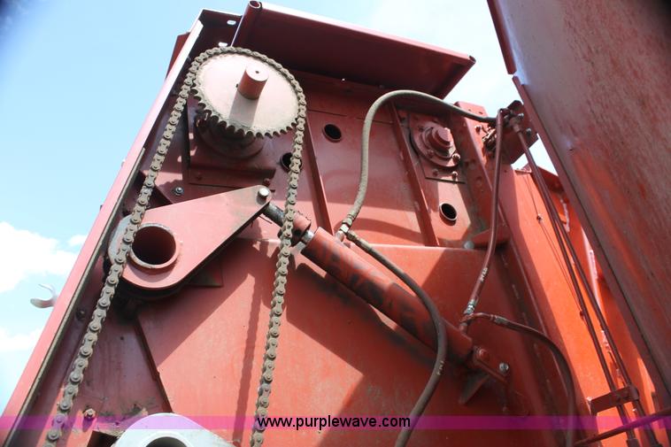 image for item I7420 Hesston 565T round baler