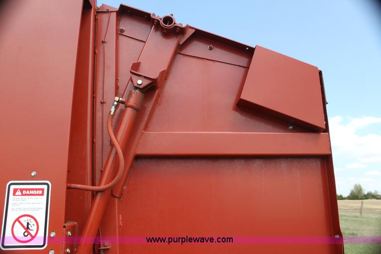 image for item I7420 Hesston 565T round baler