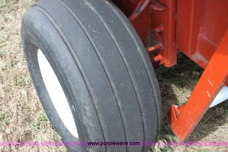 image for item I7420 Hesston 565T round baler