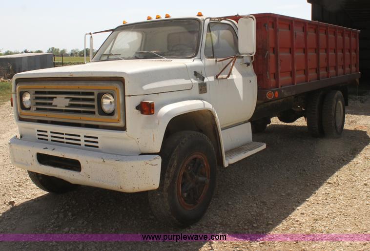 image for item I7470 1979 Chevrolet C60 grain truck