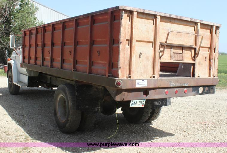 image for item I7470 1979 Chevrolet C60 grain truck