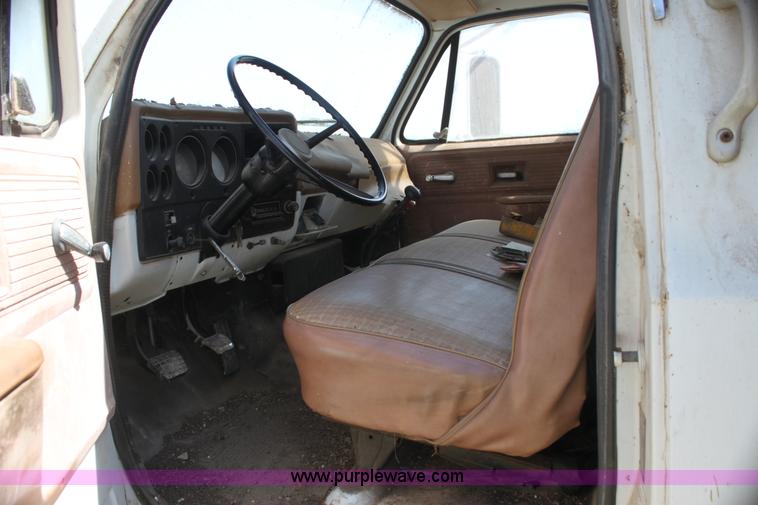 image for item I7470 1979 Chevrolet C60 grain truck