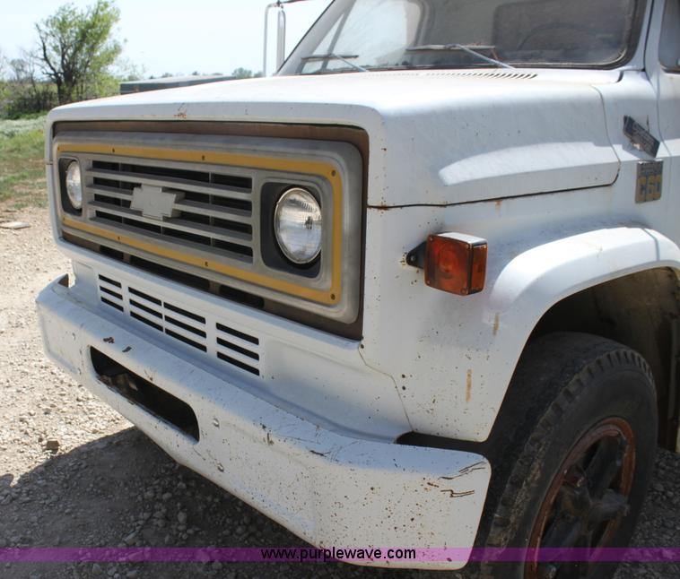 image for item I7470 1979 Chevrolet C60 grain truck