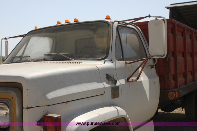 image for item I7470 1979 Chevrolet C60 grain truck