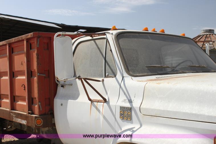 image for item I7470 1979 Chevrolet C60 grain truck