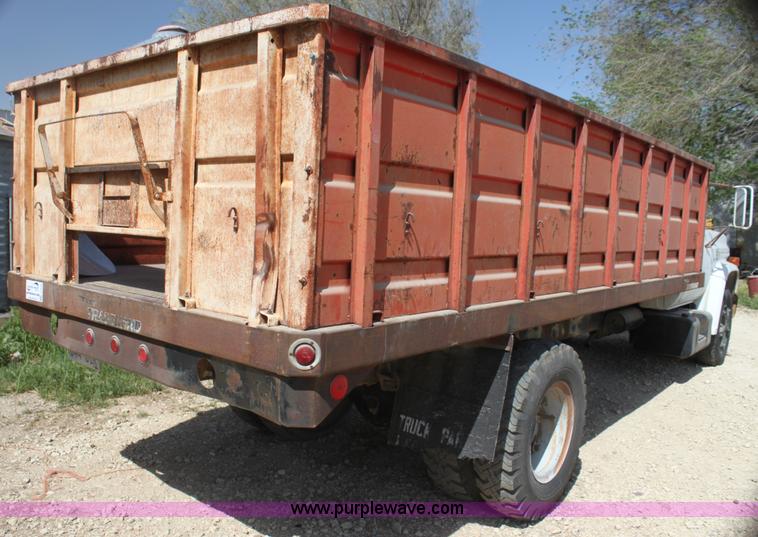 image for item I7470 1979 Chevrolet C60 grain truck