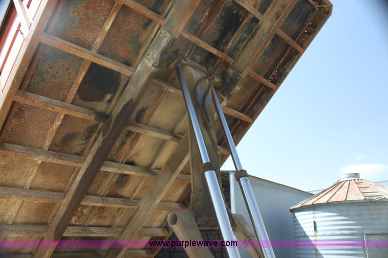 image for item I7470 1979 Chevrolet C60 grain truck