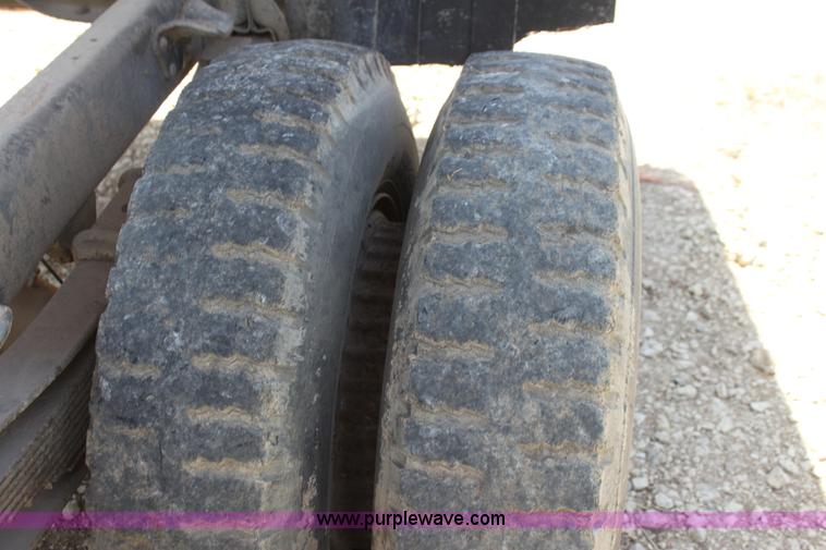 image for item I7470 1979 Chevrolet C60 grain truck