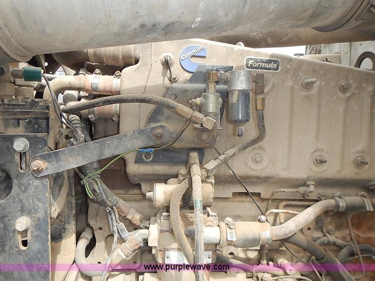 image for item J3228 1990 International 9300 semi truck