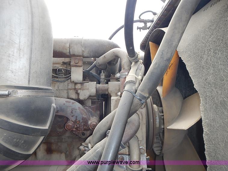 image for item J3228 1990 International 9300 semi truck