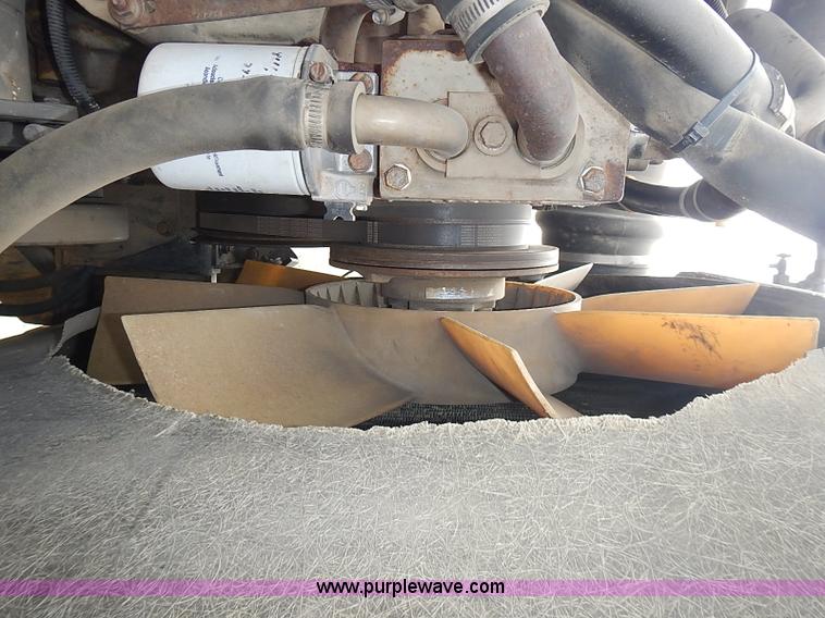 image for item J3228 1990 International 9300 semi truck