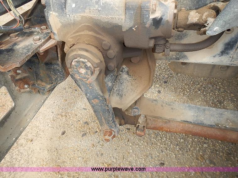 image for item J3228 1990 International 9300 semi truck