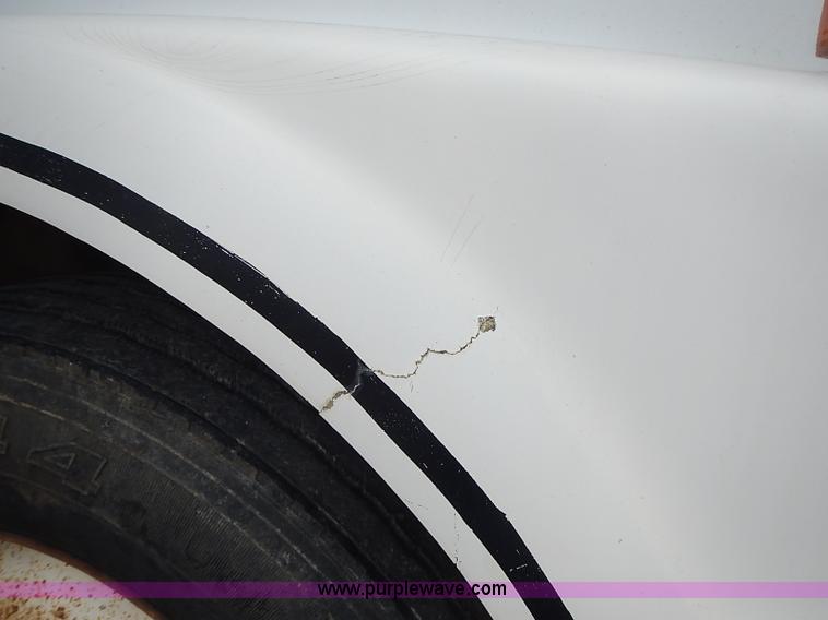 image for item J3228 1990 International 9300 semi truck